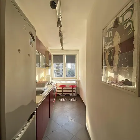 Apartment Comfy 2-room Downtown