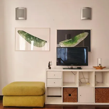 Comfy 2-room Downtown Apartment *